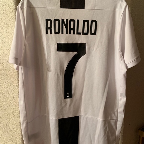 2018/19 Home Juventus Jersey - #7 Ronaldo LARGE - Picture 2 of 2